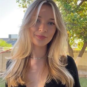 Meet your Posher, Becca